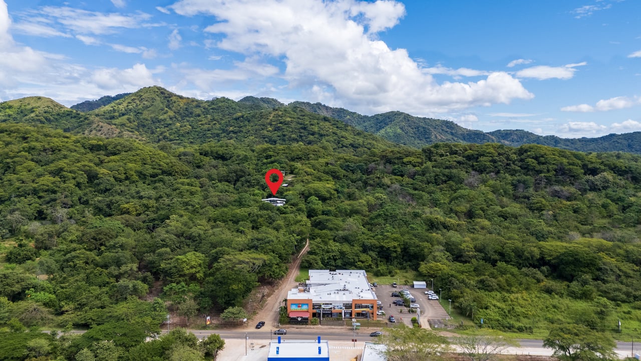 Casa Brillante & Casita Cinco Playas | Modern Home with Guest Casita, Pool & Mountain Views in Huacas