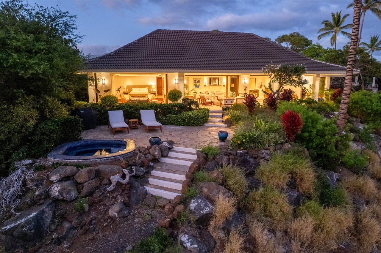 EXCEPTIONAL 5,456 SQ FT RESIDENCE - MAUNA KEA RESORT - $9,750,000 - RENOWNED KOHALA COAST BIG ISLAND