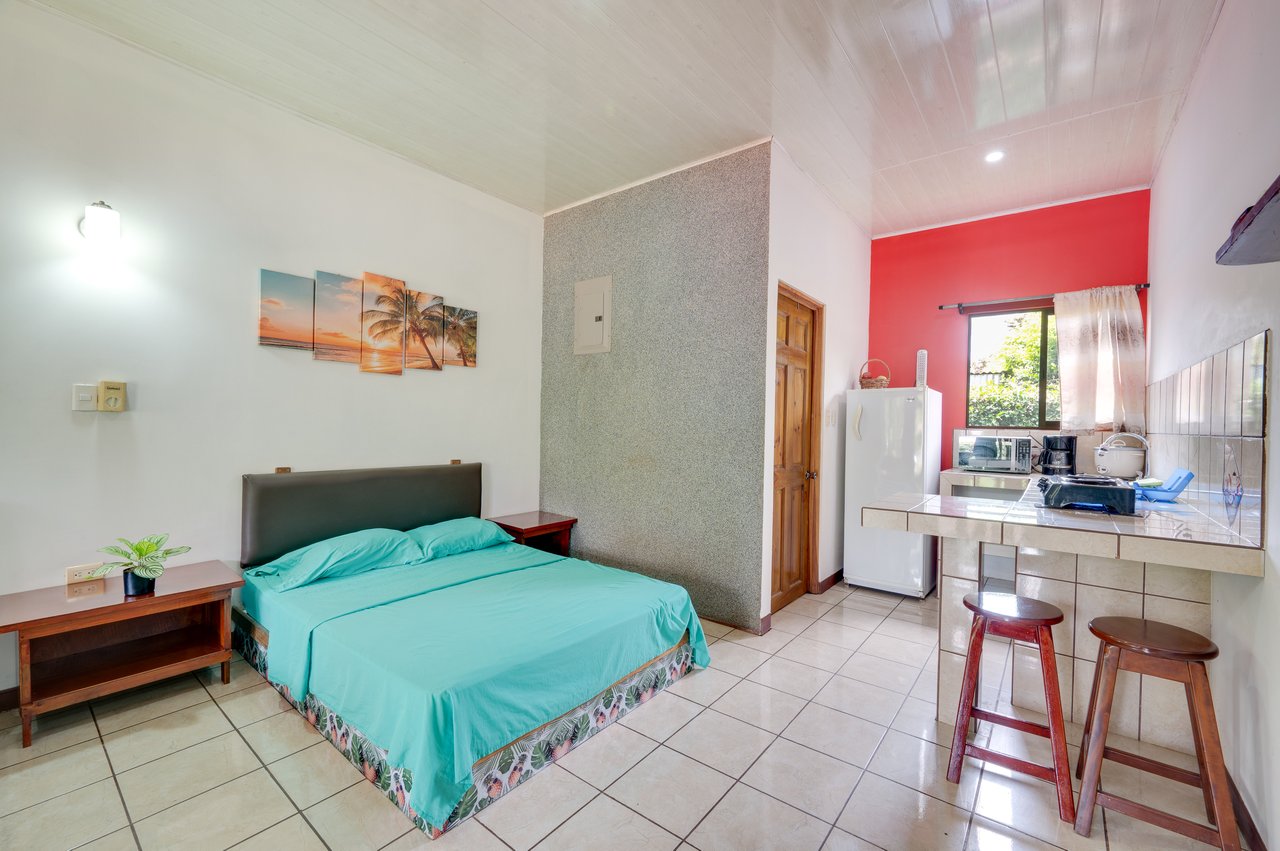 Tamarit House | Spacious Tropical Retreat in Villareal, Costa Rica