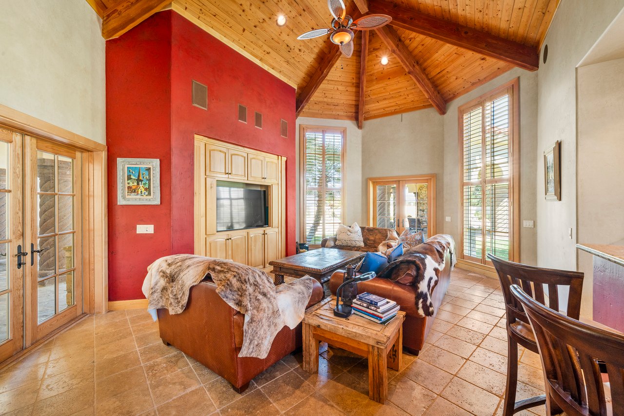 41290 Avenida Delores