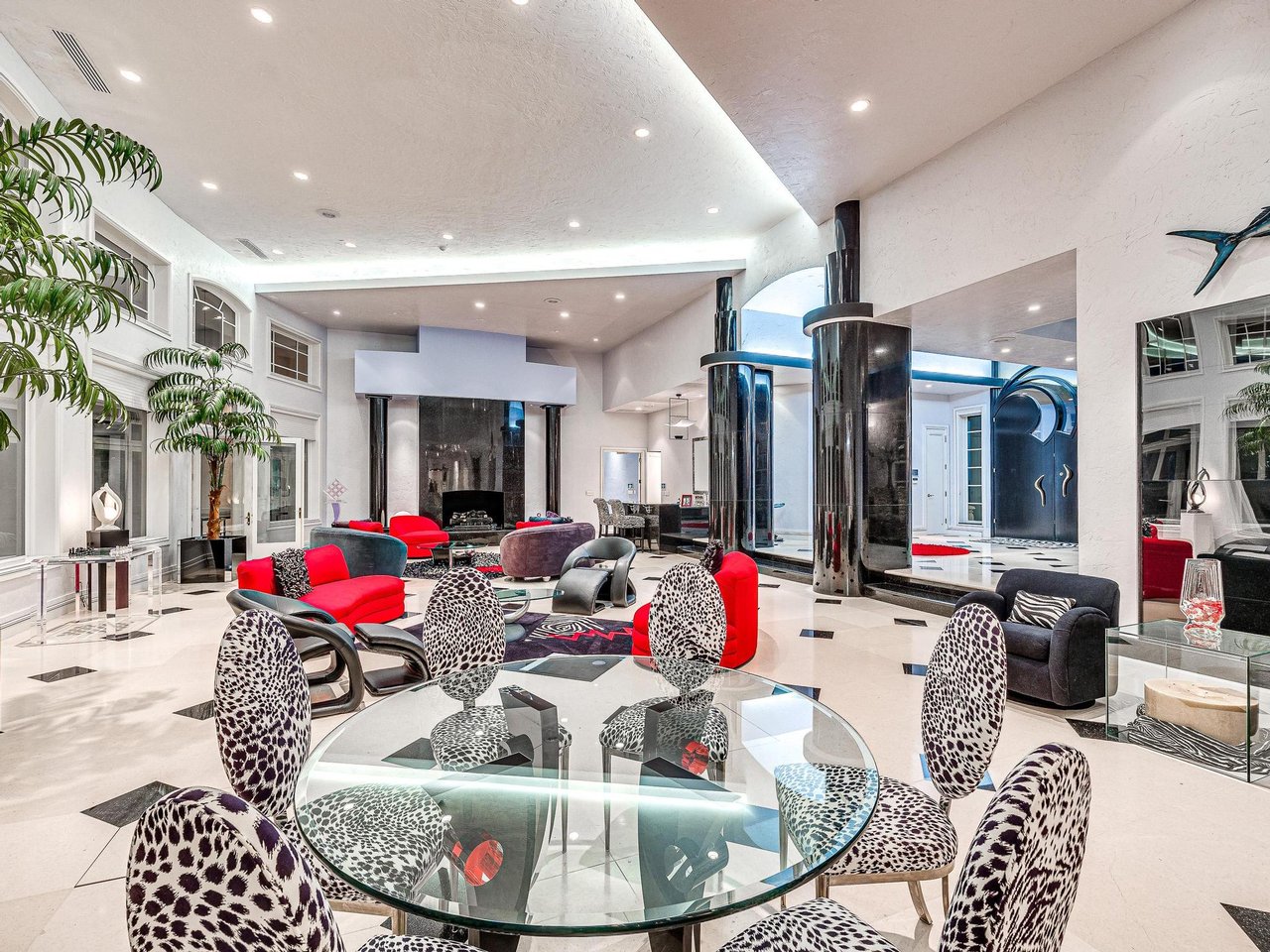 A Temple of a Time Capsule: Oklahoma Mansion Is an Ode to the ’80s and ’90s