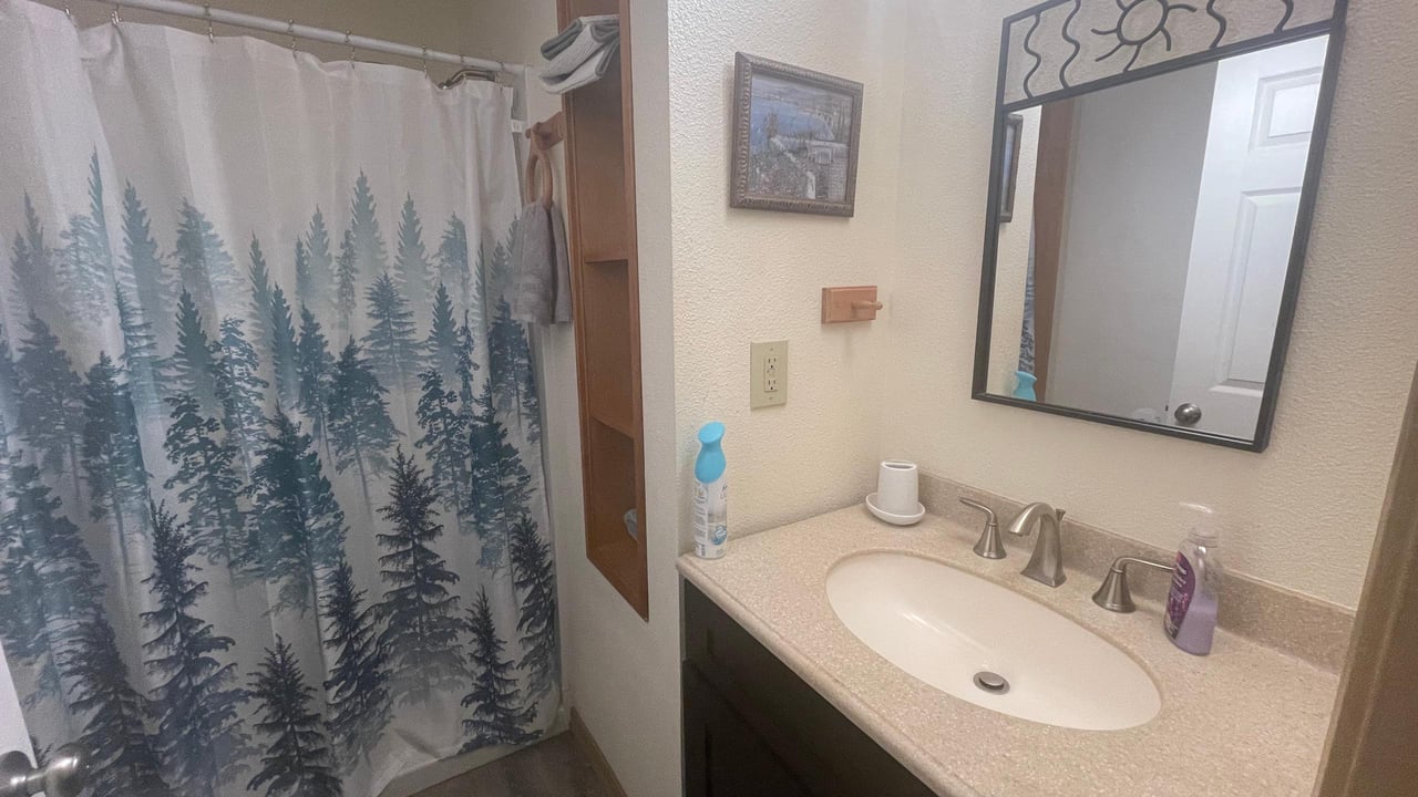 555 Hwy 101 S Apt 2