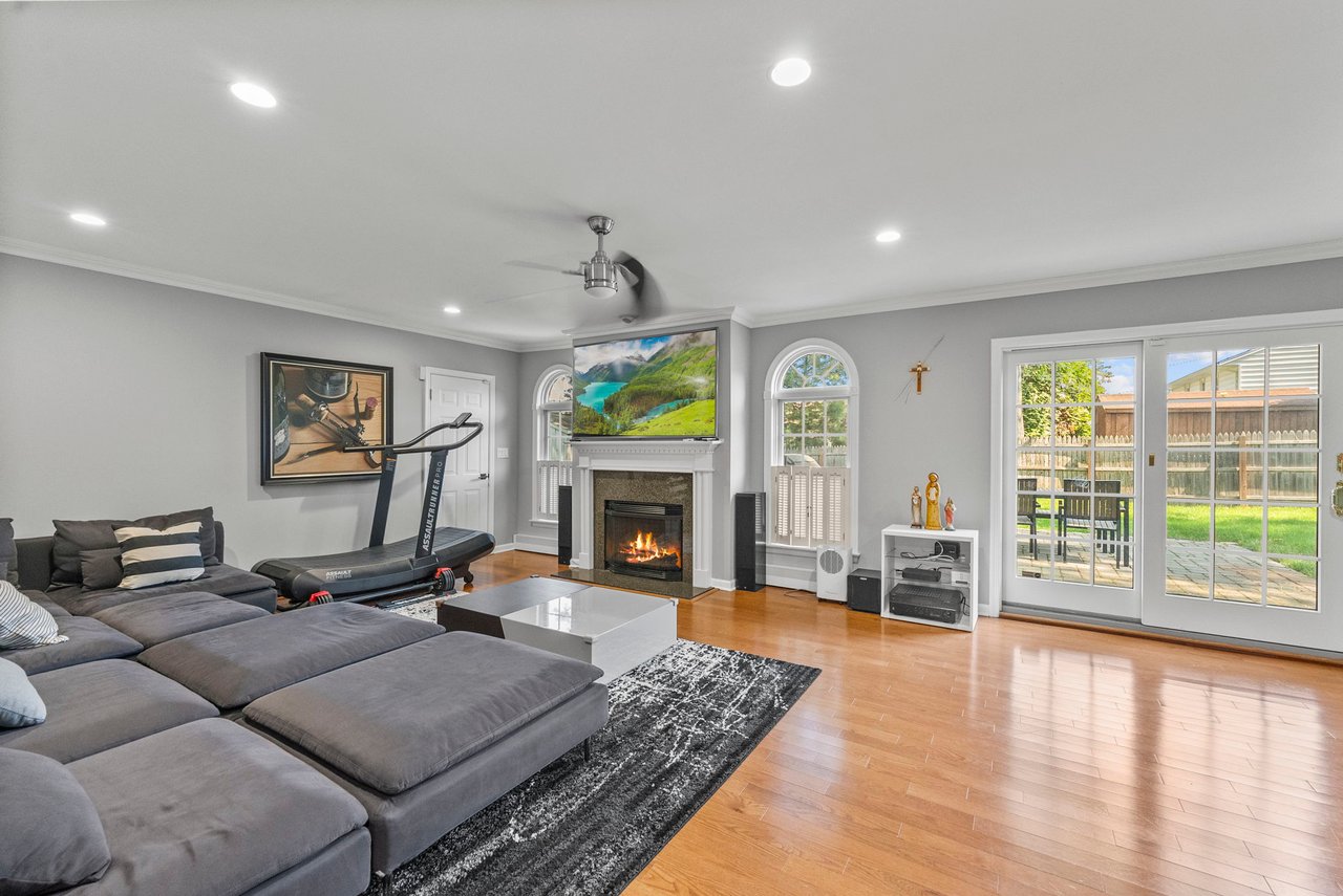 200 Hillside Ave, River Edge, NJ 07661