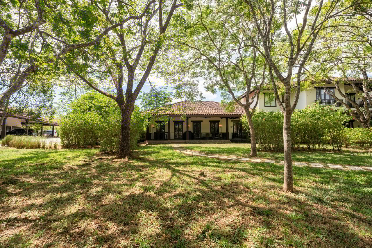 Los Malinches 6 | Luxury Spanish Colonial Townhouse in Hacienda Pinilla