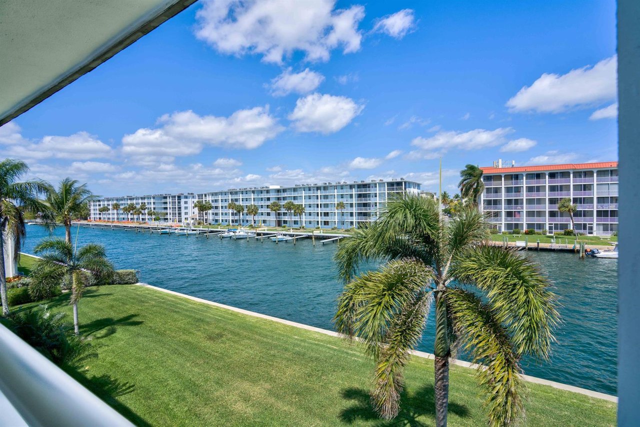 111 Shore Court Ct # 305