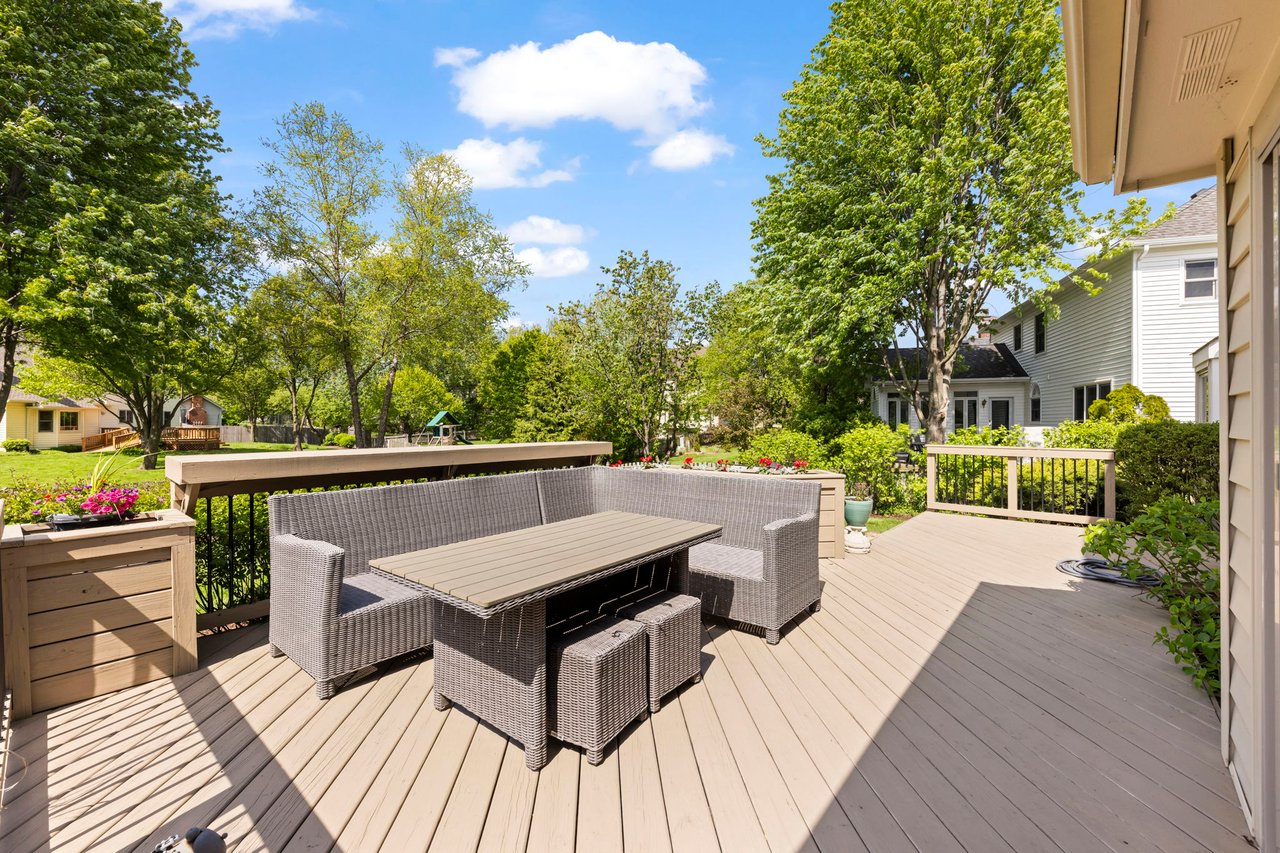 2689 Fox River Ln