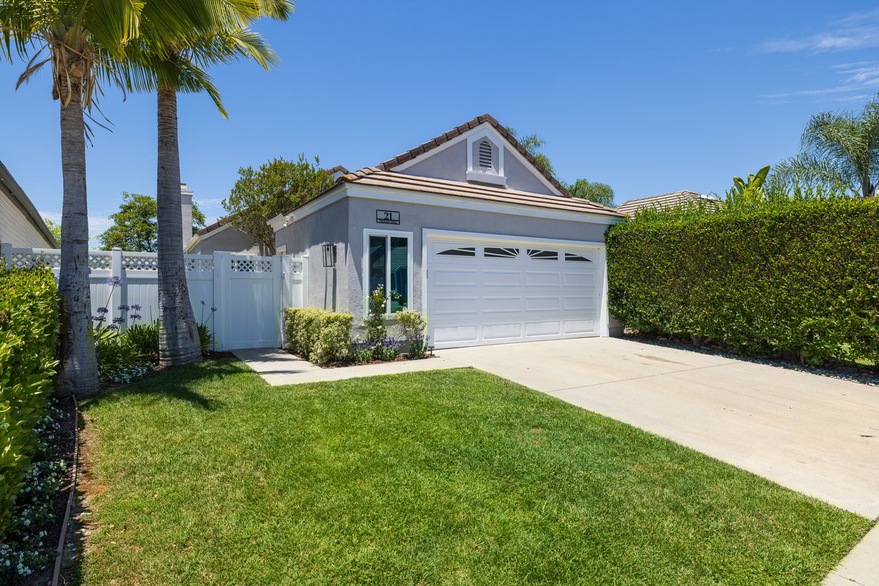 21 Indian Hill Ln