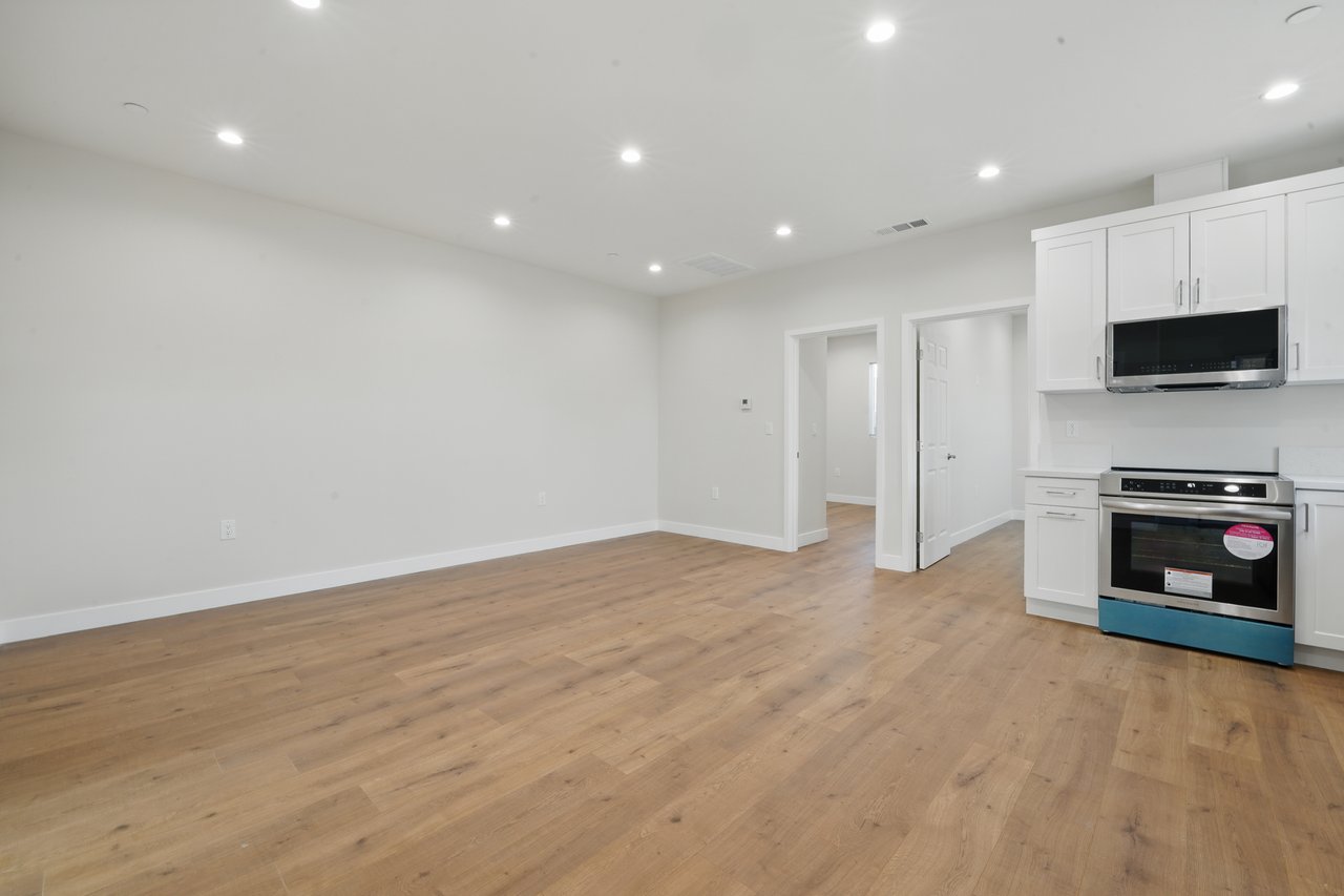 4 Units in North Hollywood