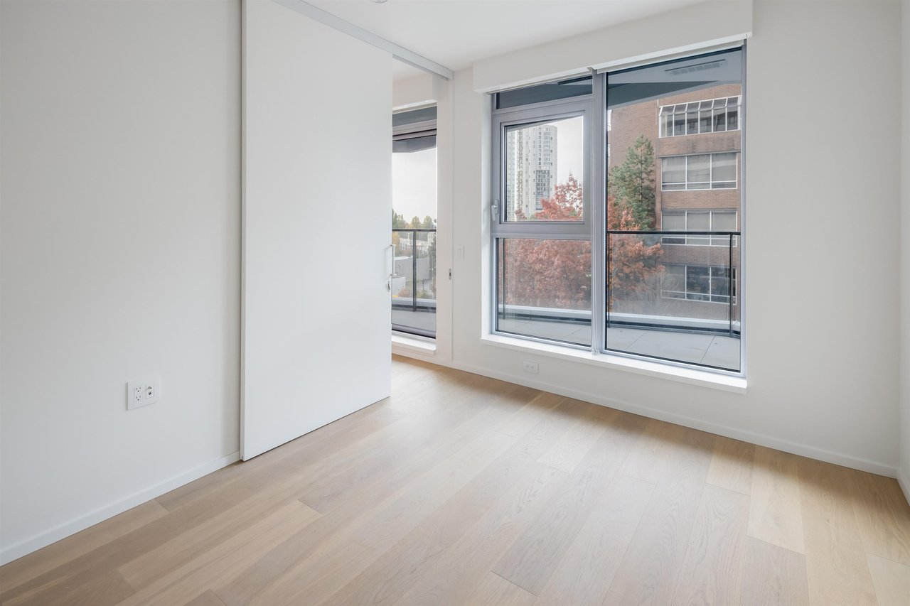 889 Pacific St, #504