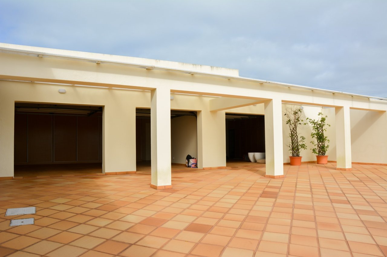 Luxury 4-Bedroom Villa with Indoor Pool – São Miguel, Azores