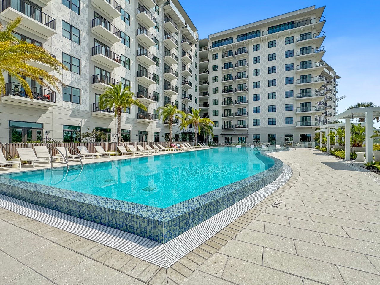 NOVEL BEACH PARK: WATERFRONT LUXURY LIVING