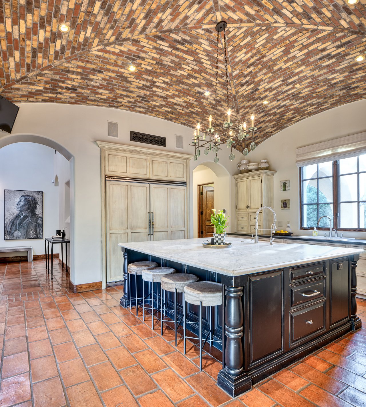 8243 N MOCKINGBIRD Lane