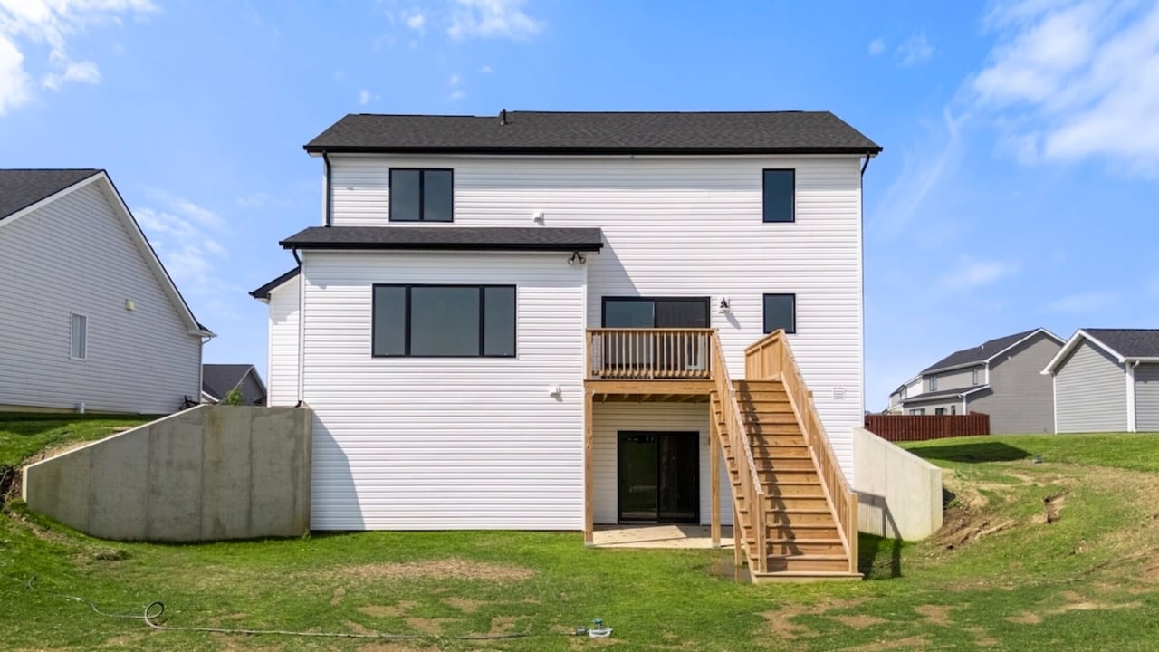551 Persimmon Cove