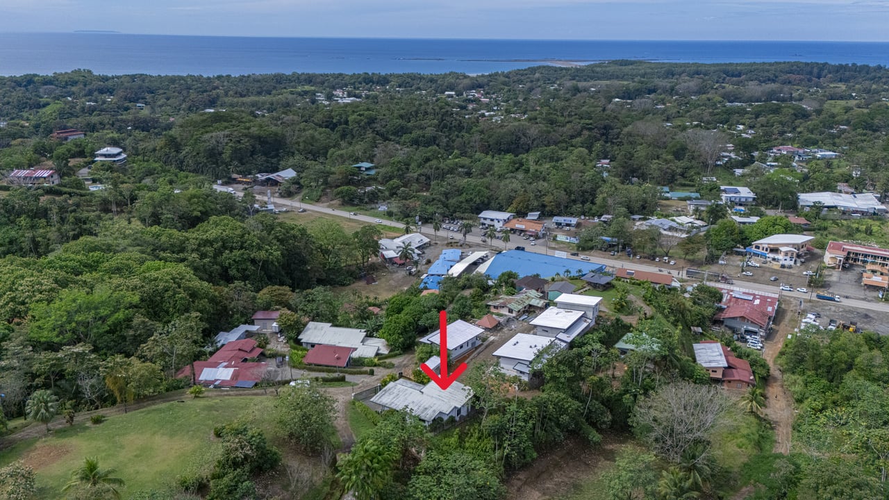 Cozy Turnkey 3-Bedroom Home with Pool in Uvita