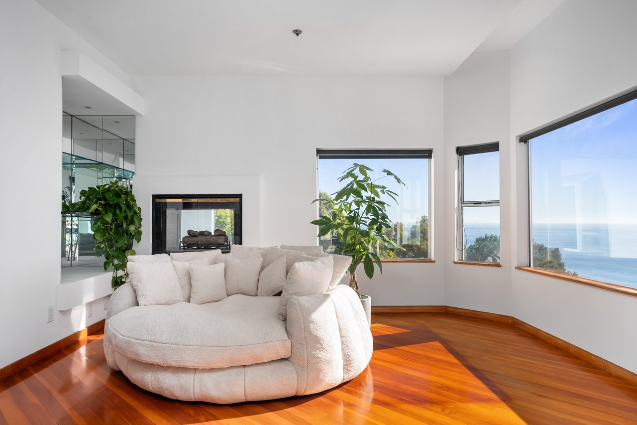 Casa Bianca by Oraklus