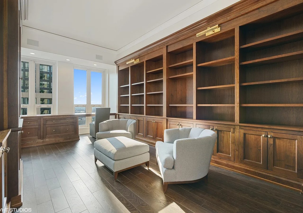 11 E Walton St APT 3201