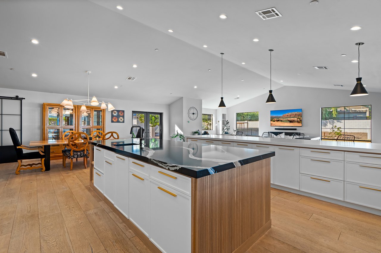 3842 E SAN MIGUEL Avenue, Paradise Valley