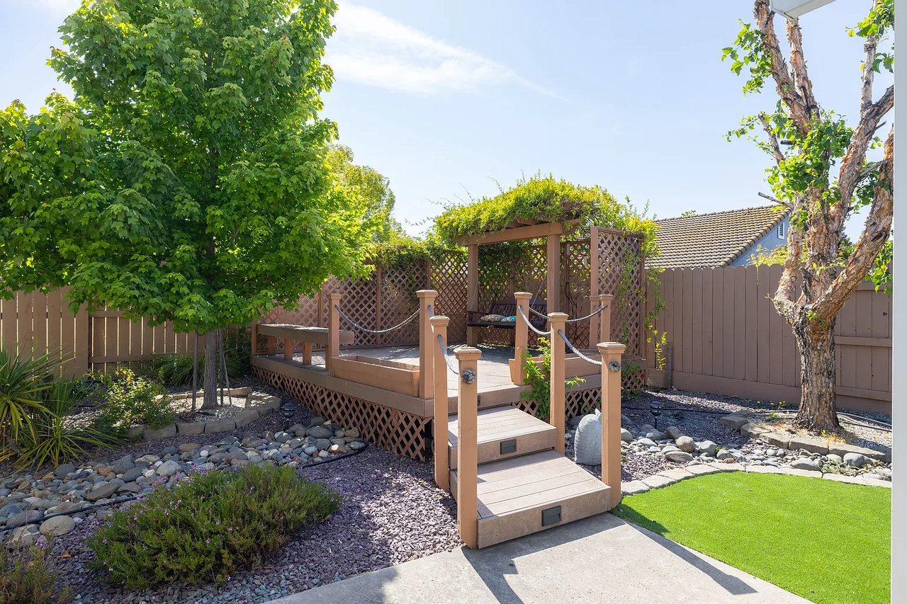 2121 Mullen Ct