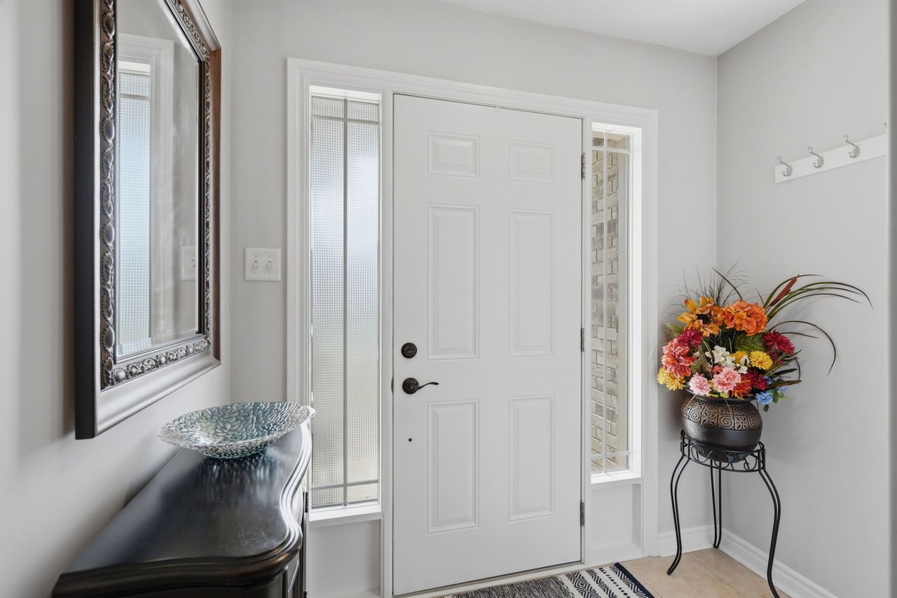 215 Banting Crescent
