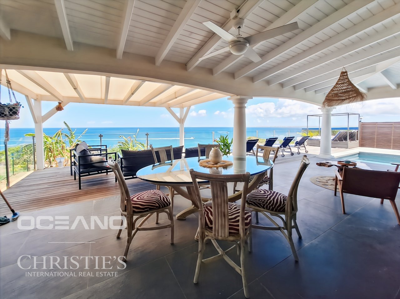 Sea View Villa + 2 Bedroom Apartment – Sought-After Area