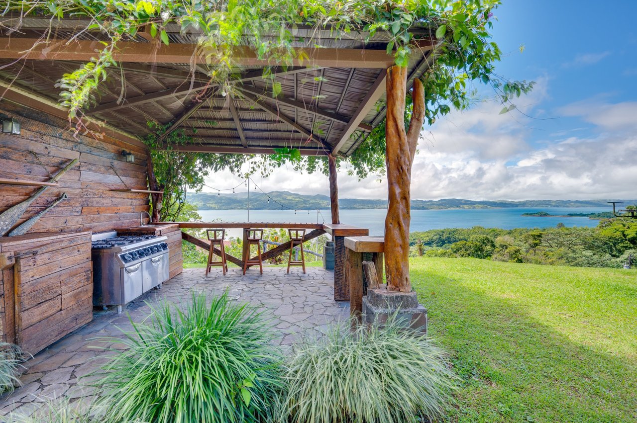 Casa Blanca | Multi-Villa Estate with Lake Views - Nuevo Arenal