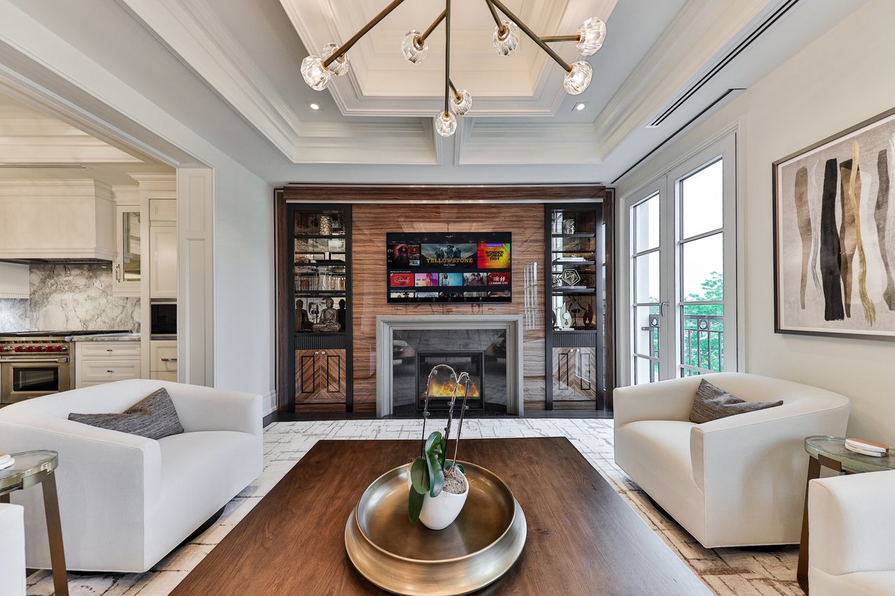 307-300 Randall Street, Oakville