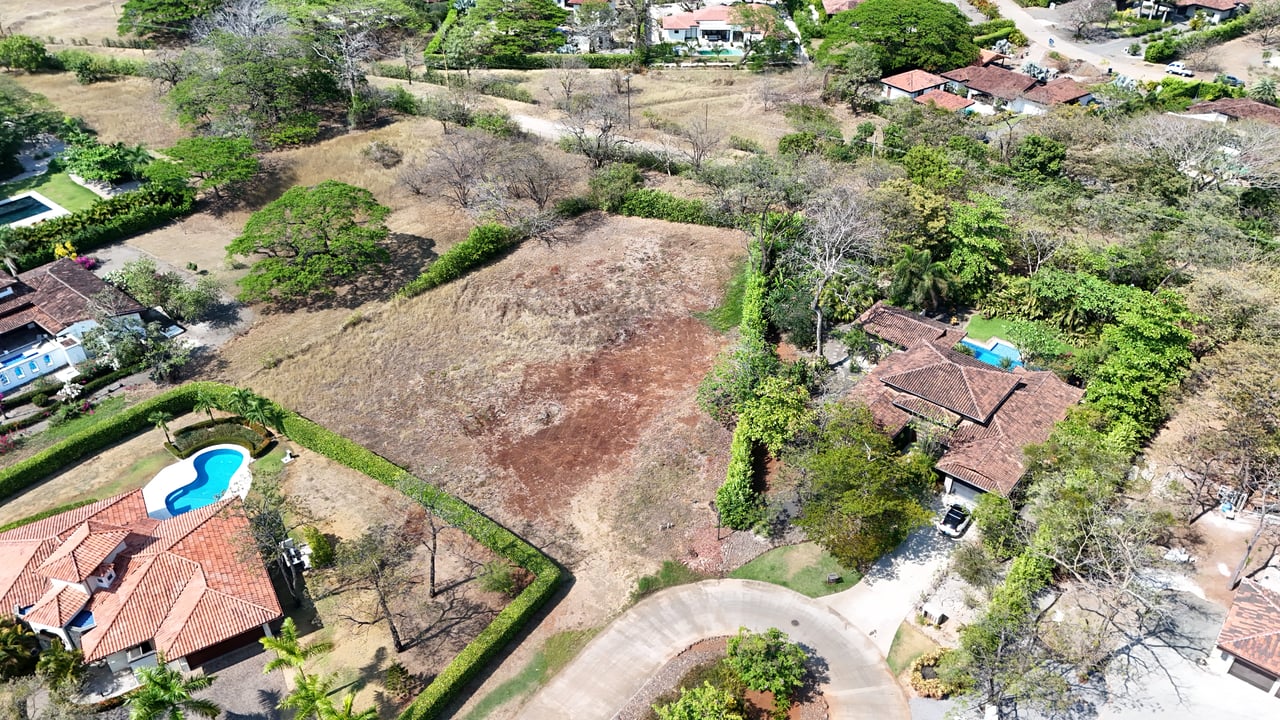 Los Almendros Lot #29 | Build-Ready 2,529m² Parcel in Hacienda Pinilla’s Premier Gated Community