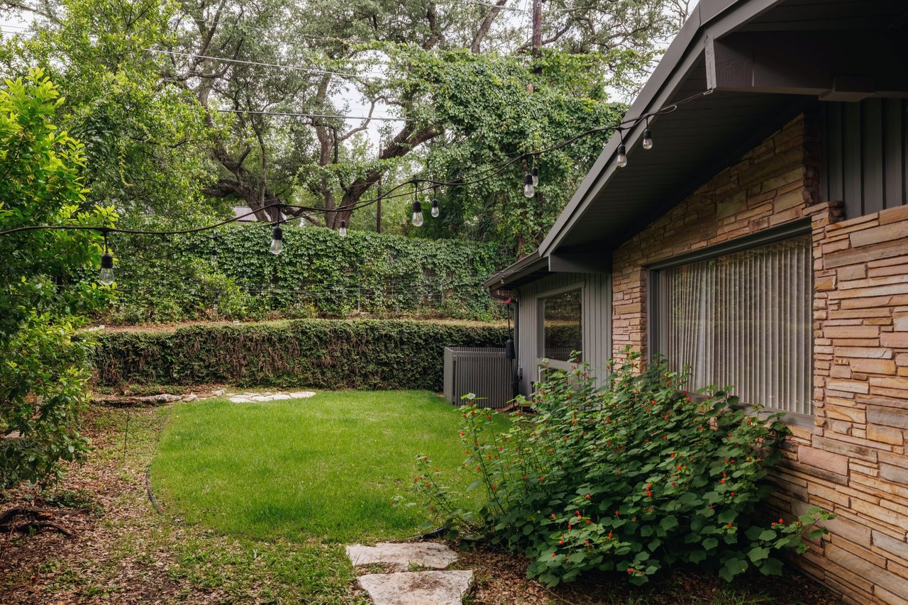 3304 Cherry Tree Circle