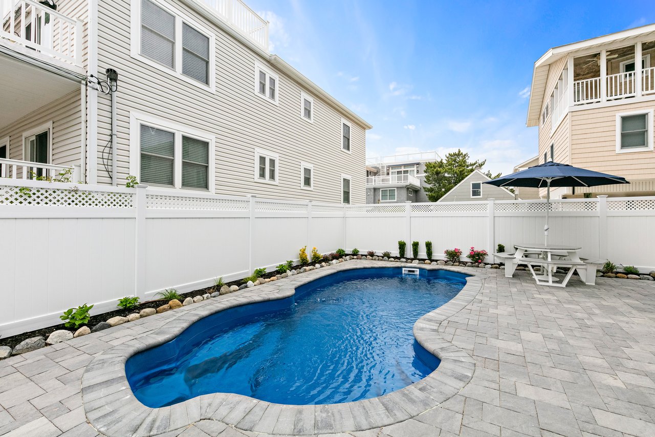 27 E Harmony Ave