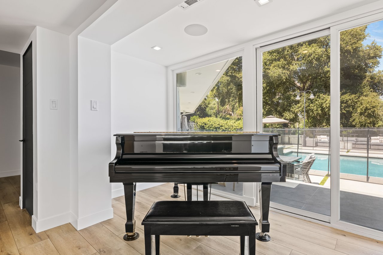 Caritina Dr, 91356