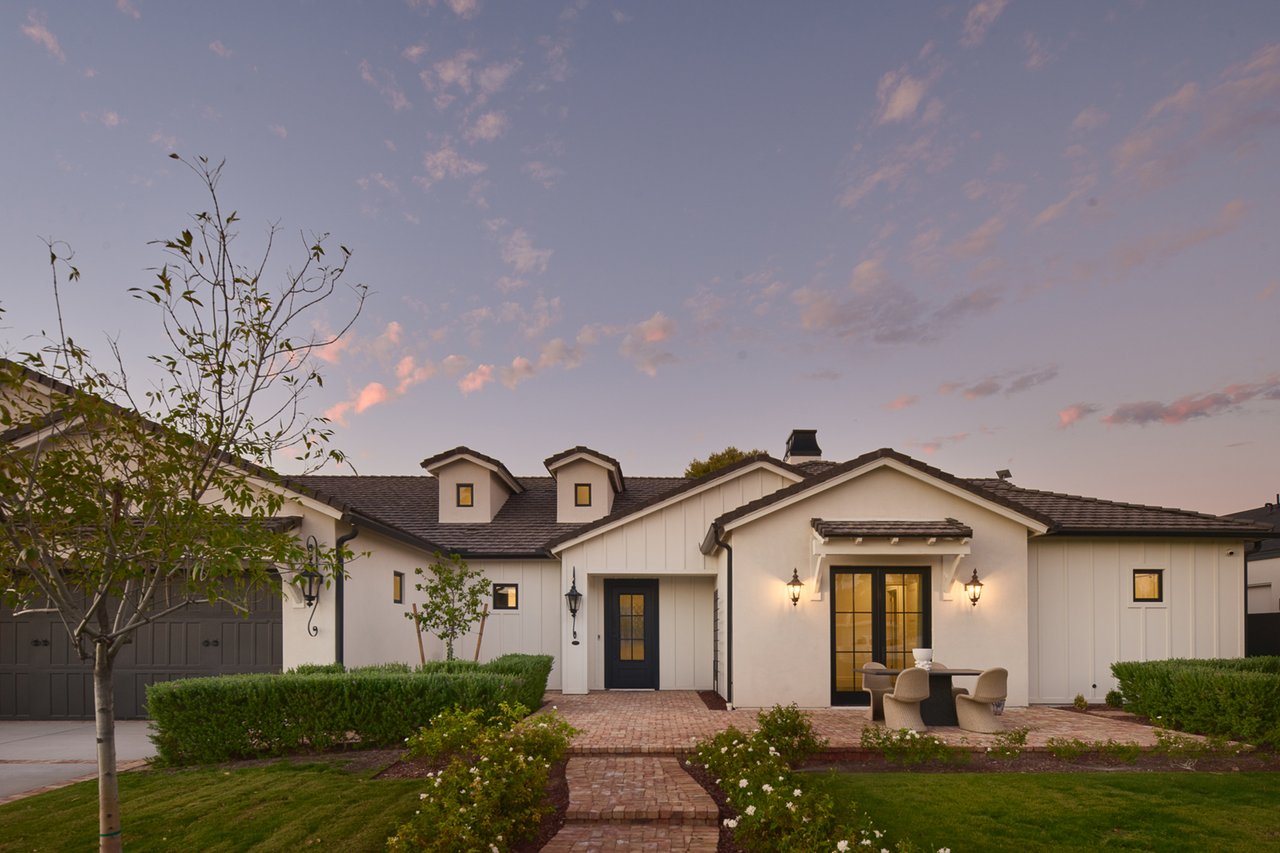 3602 E HIGHLAND Avenue
