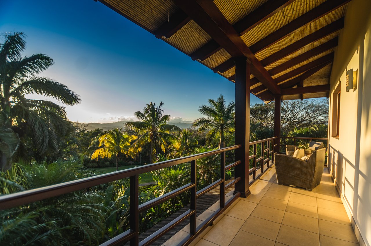 Luxuary Multi-Family Mansion