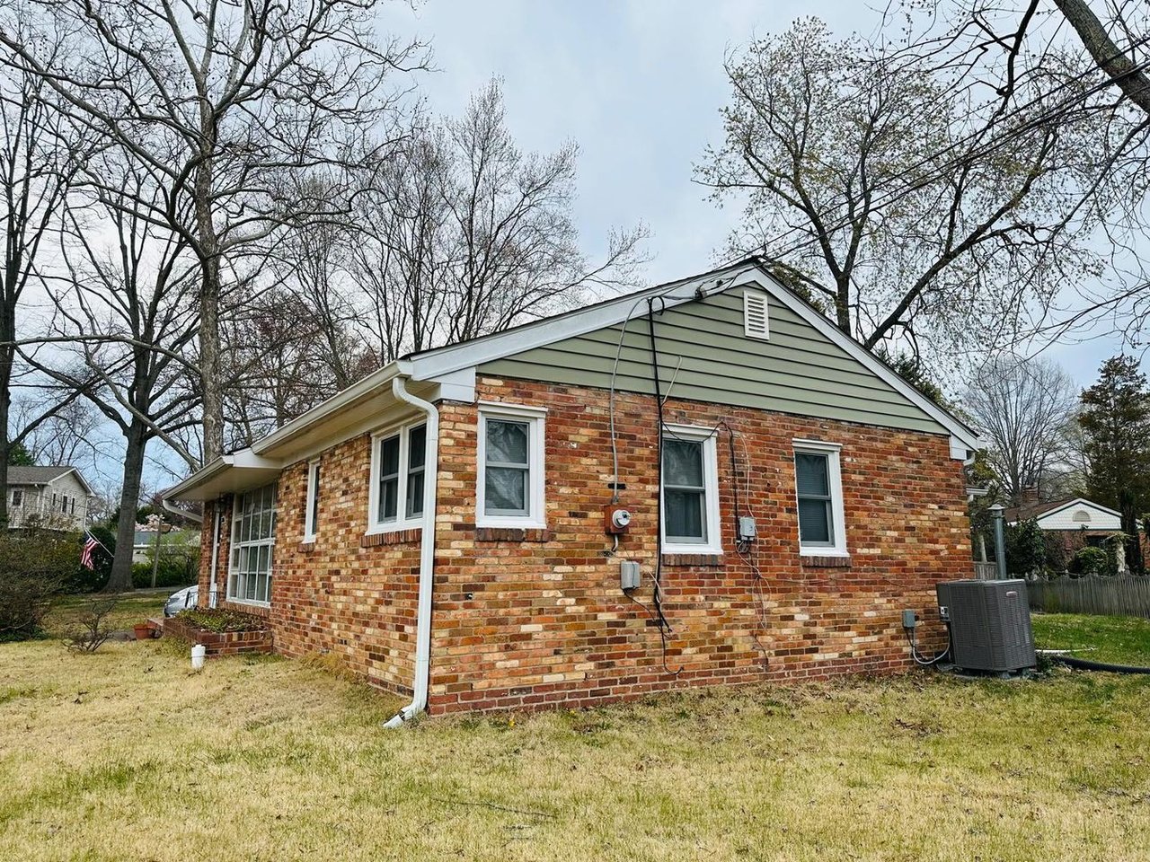 2006 Clark Pl