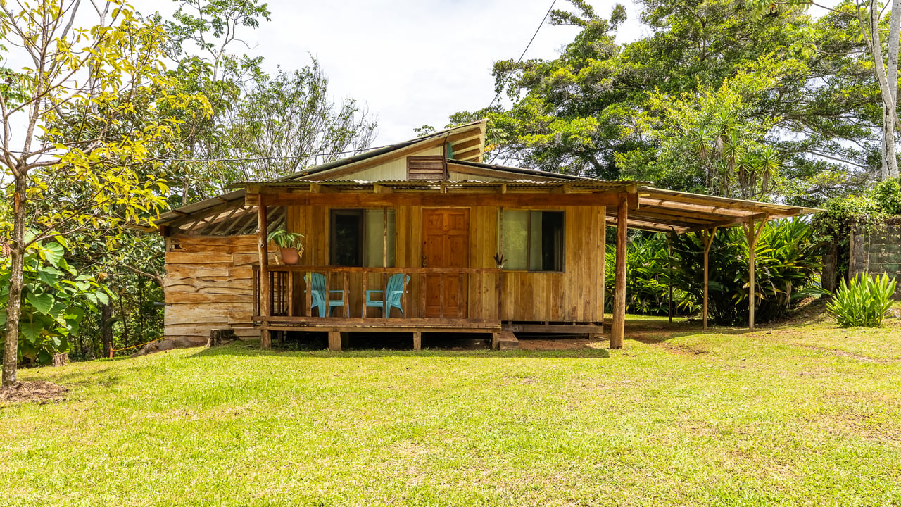 Mountain Home with Guest Cabin & Additional Building Site Near Nauyaca Waterfalls