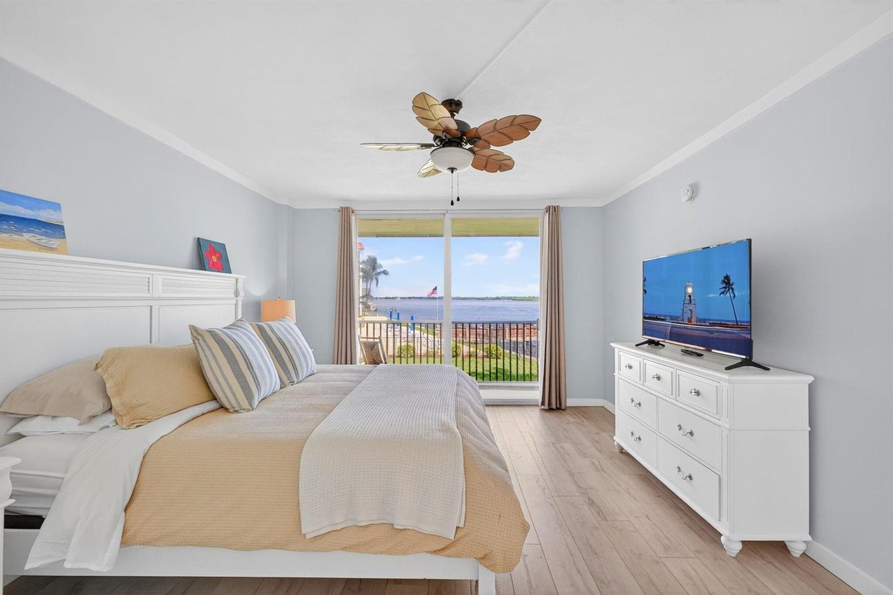 100 Paradise Harbour Boulevard #204
