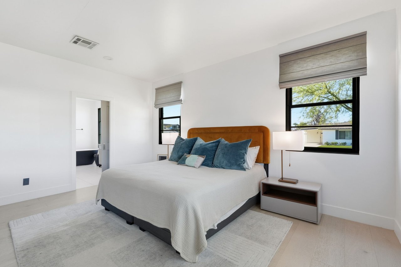 3901 E WELDON Avenue