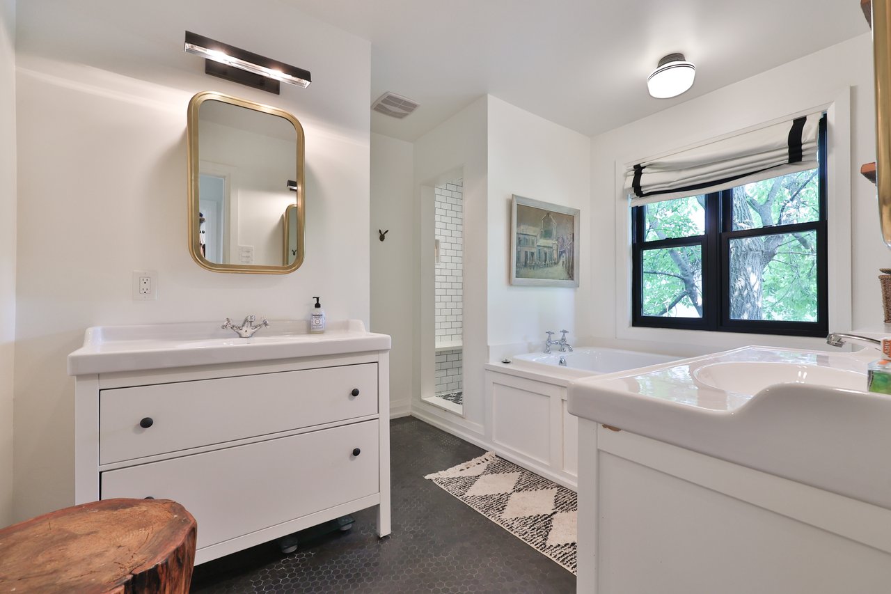 52 Kerr Street, Oakville