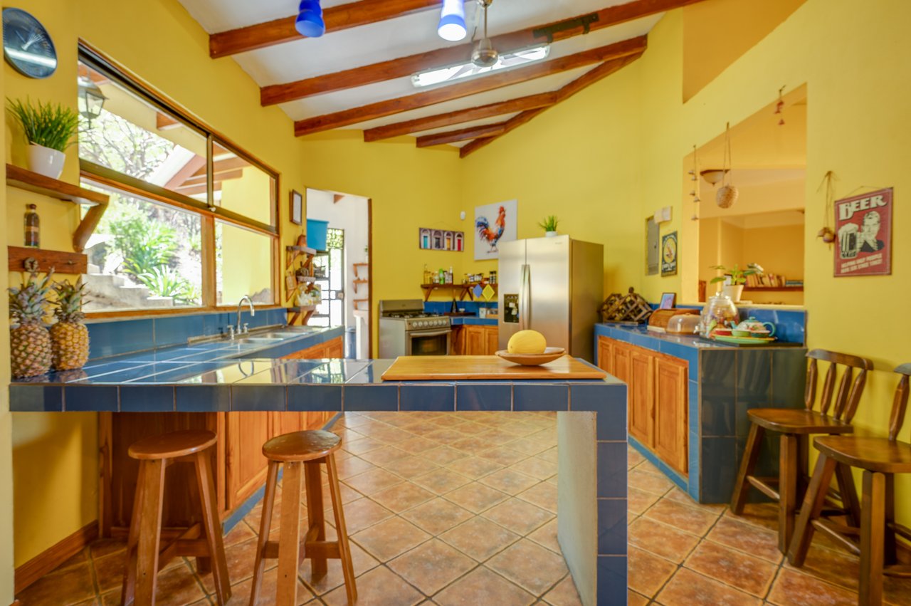 Casa Marazul | Ocean-View 5-Bedroom Home with Guest House & Infinity Pool near Playa Prieta