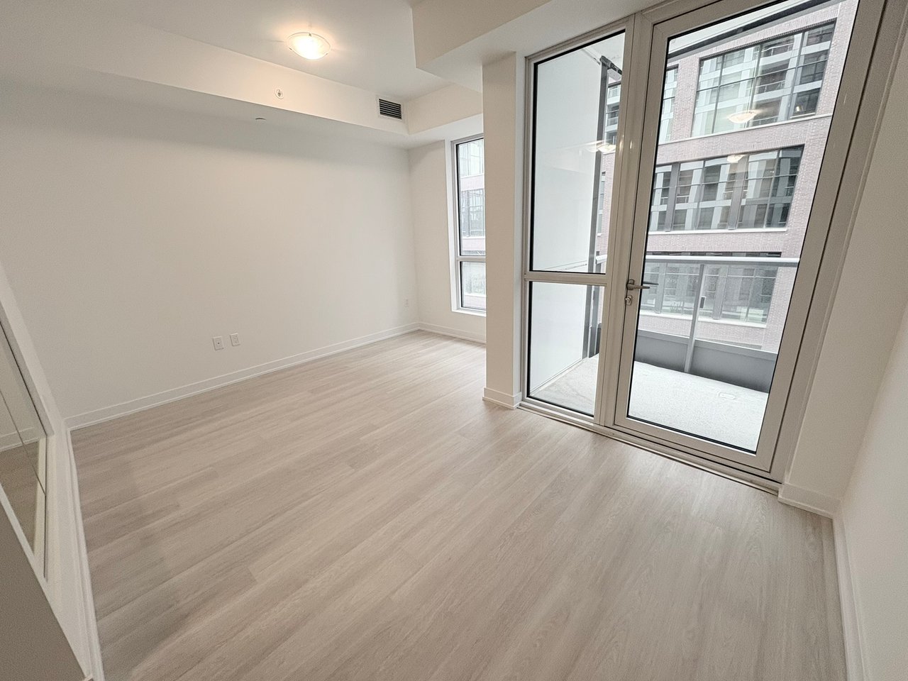 15 Richardson Street, Toronto Unit: 427