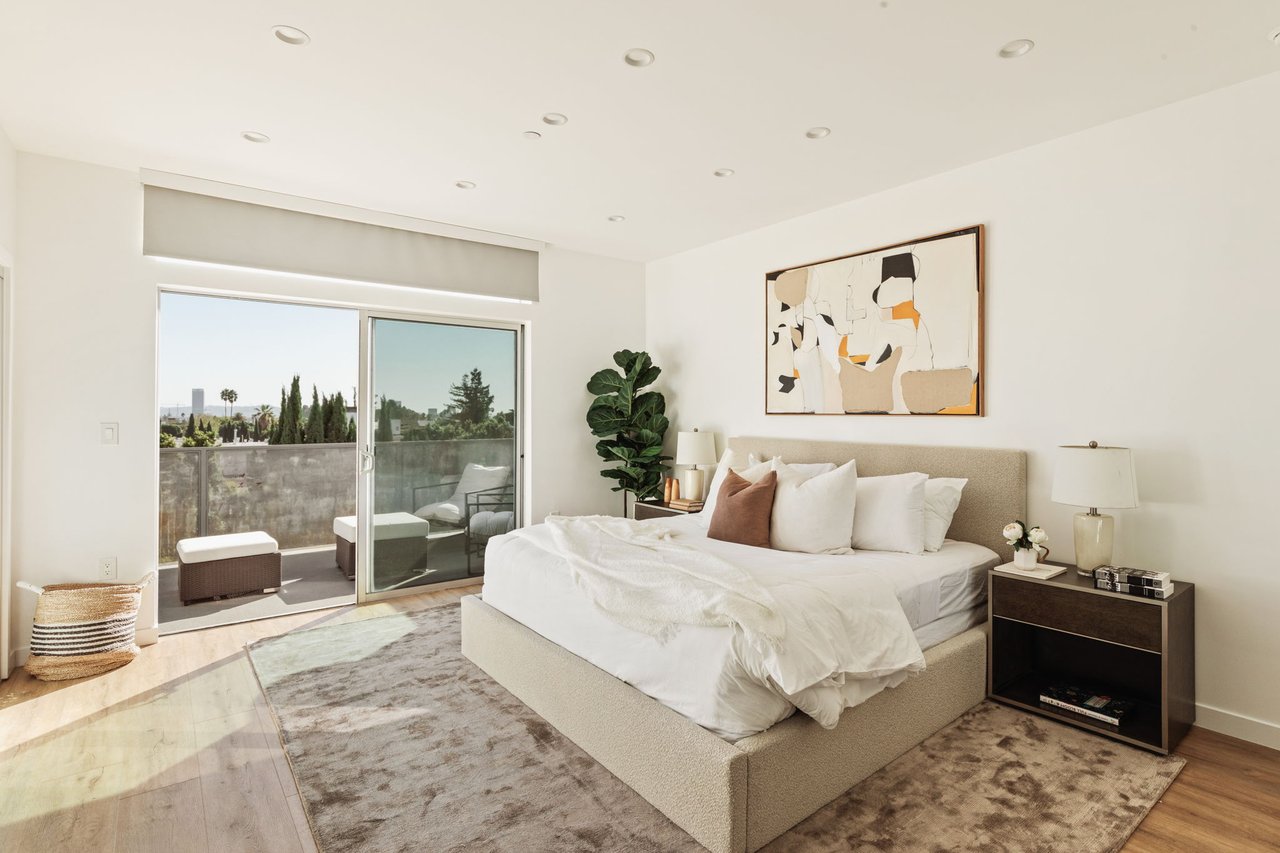 1040 N Spaulding Ave