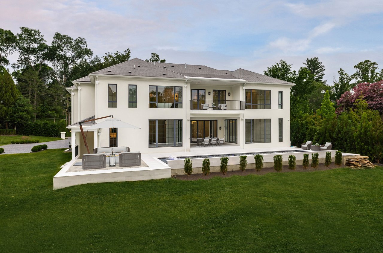 1102 Chain Bridge Road