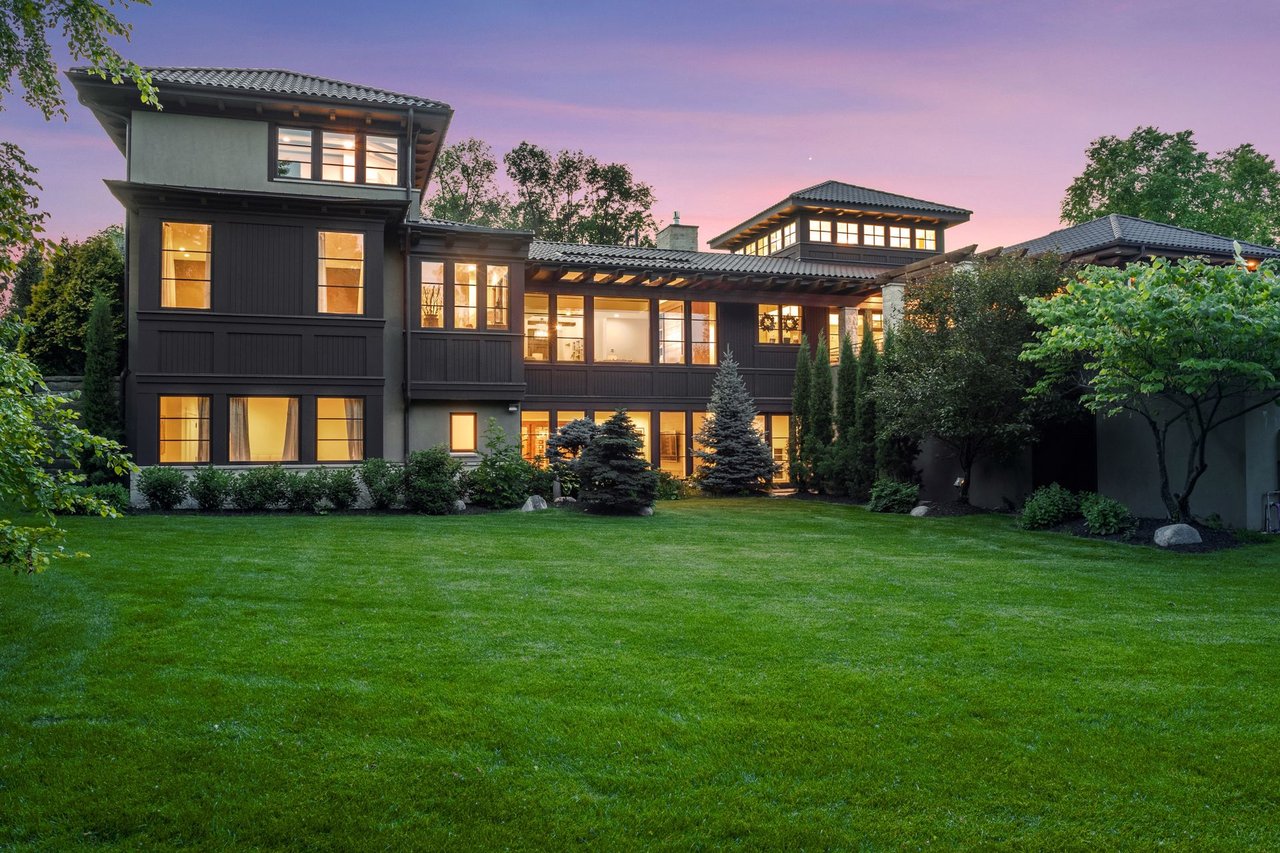 8 Circle W, Edina