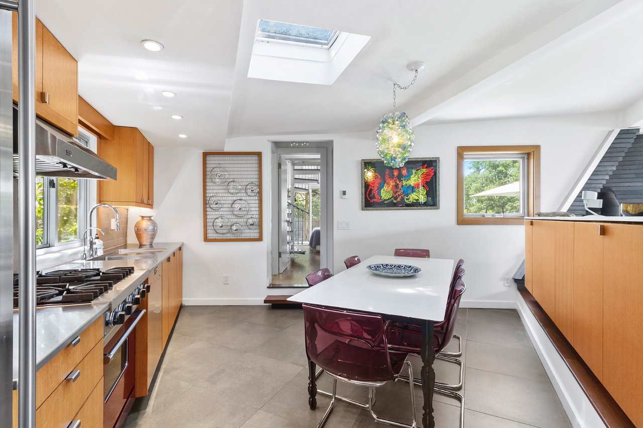 10 Oak Ln