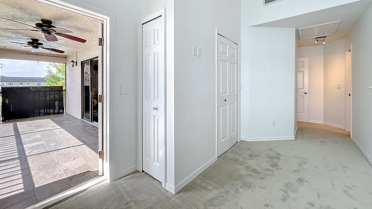 Luxury Lakefront Winter Park Condominium for Lease