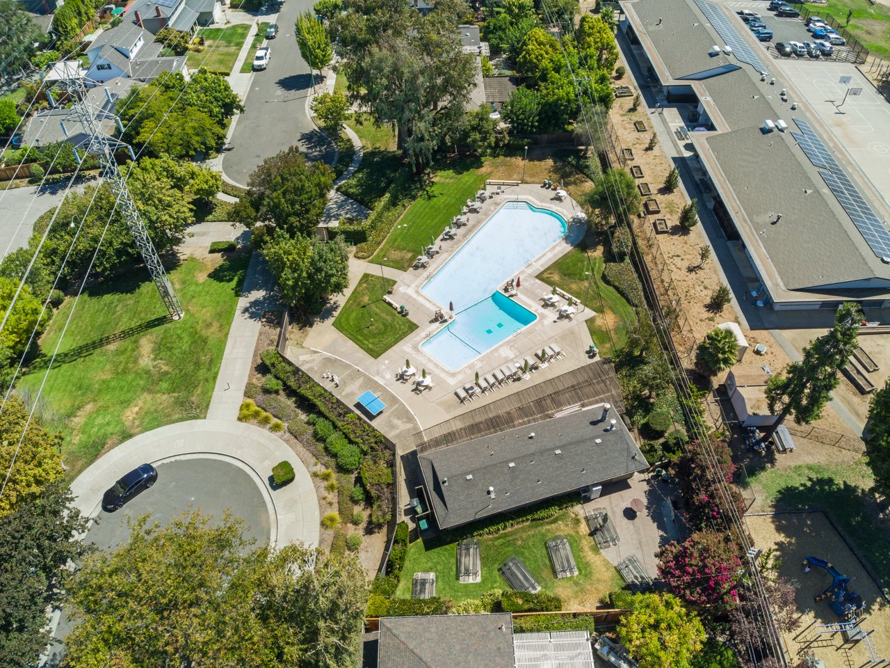 2390 Harris Ct.