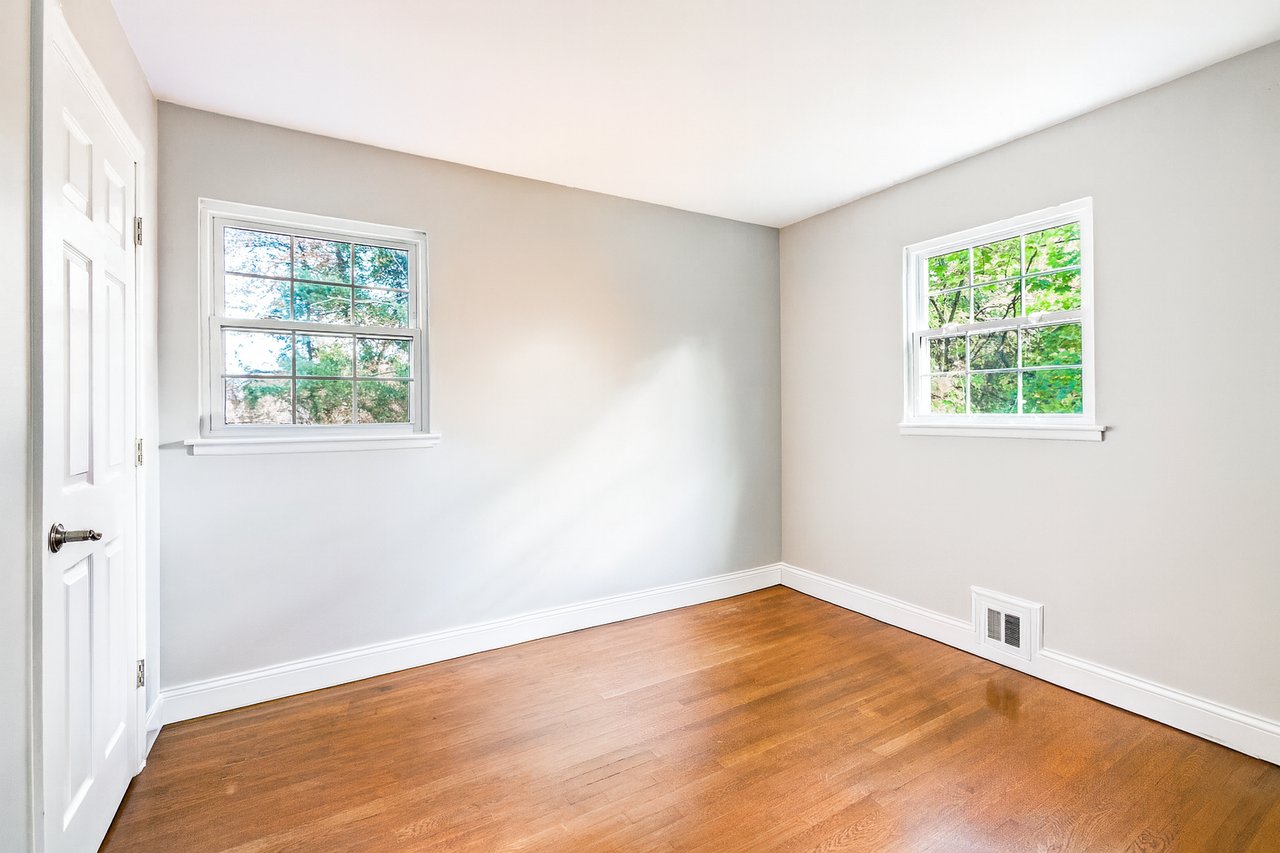 10 Chestnut Ridge Road