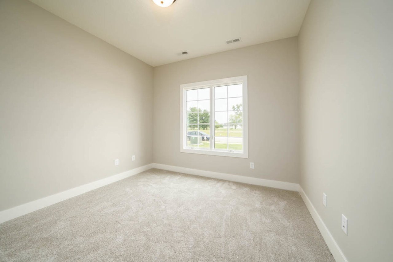 1523 McLaren Blvd