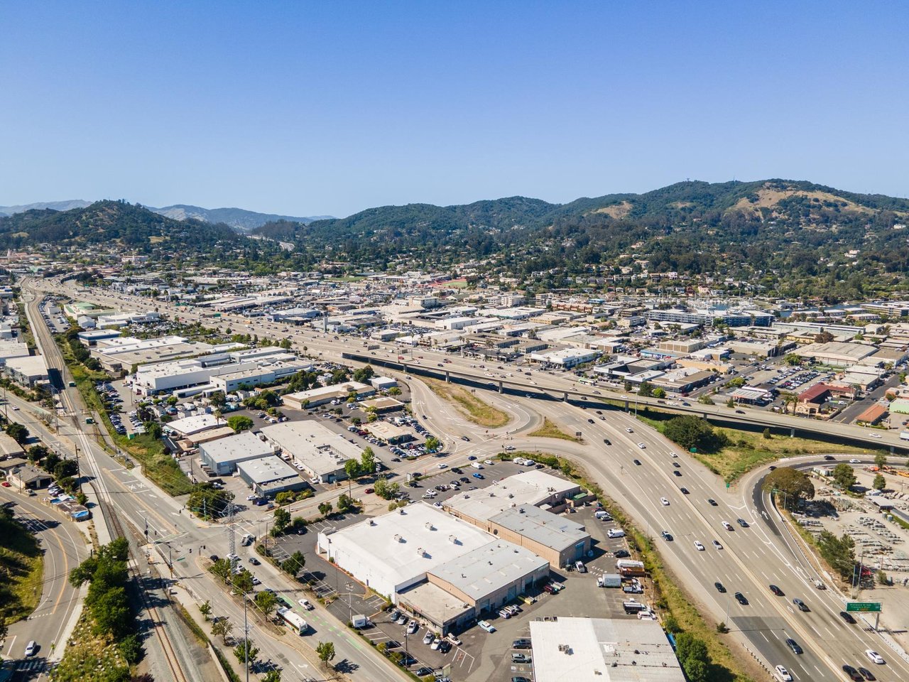 Retail Building For Lease 