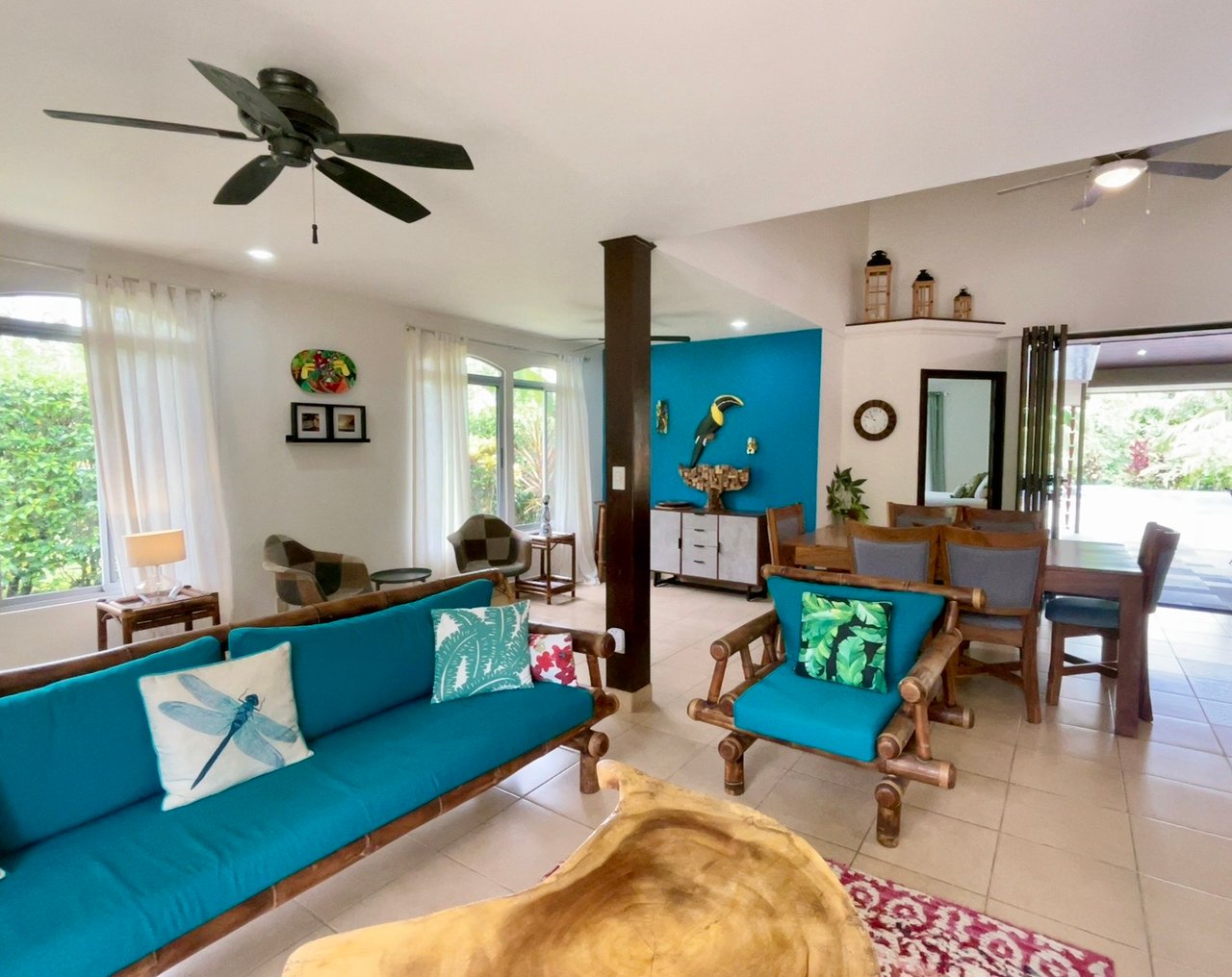 Casa Luna, 3bed /3bath Private Oasis, Convenient Location