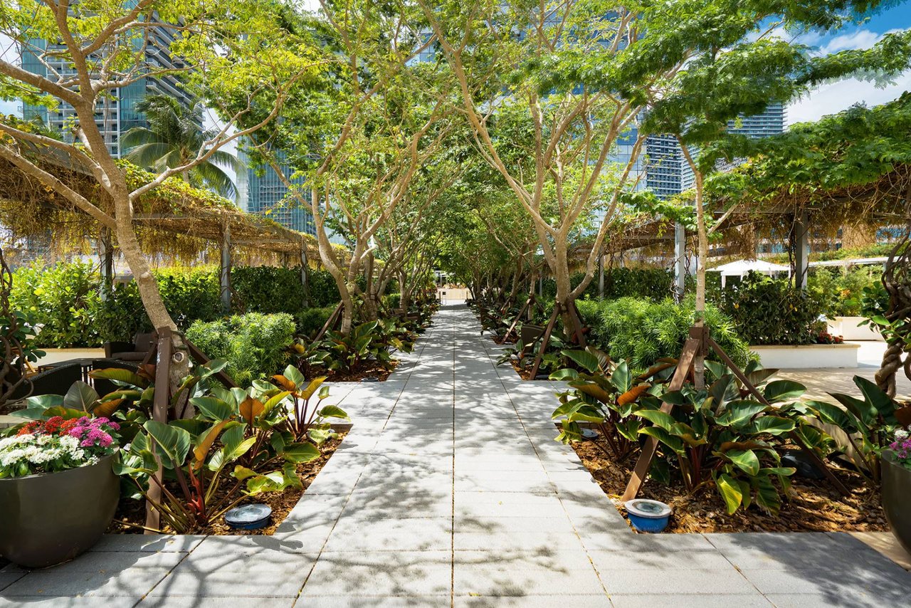 1425 Brickell Ave # 58C